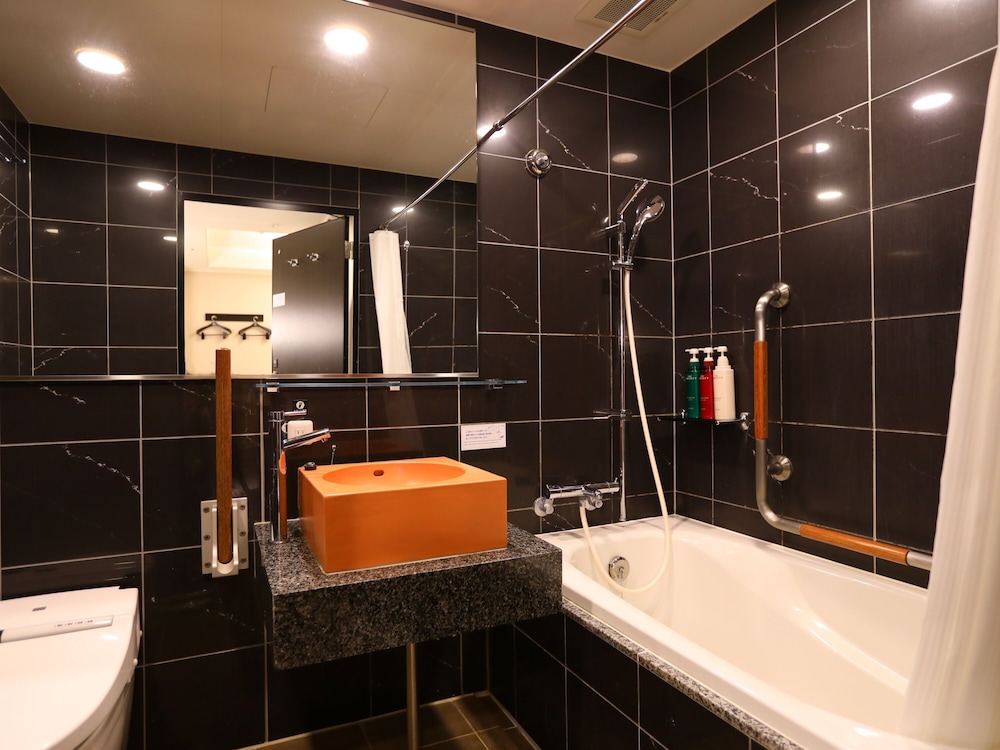 デラックス ツインルーム バスルーム0 | アパホテル〈神田駅東〉