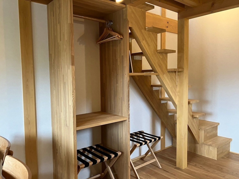 オークツリーハウス 専用サウナ付き 禁煙 ワードローブ0 | マイロッジ直島　My Lodge Naoshima