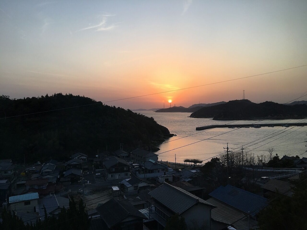 デラックスコーナールーム シービュー テラス付き 禁煙 ウォーター ビュー2 | マイロッジ直島　My Lodge Naoshima