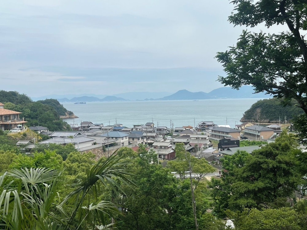 シャレ・アジュール シービュー 専用サウナ付き 禁煙 バルコニーからの眺望0 | マイロッジ直島　My Lodge Naoshima