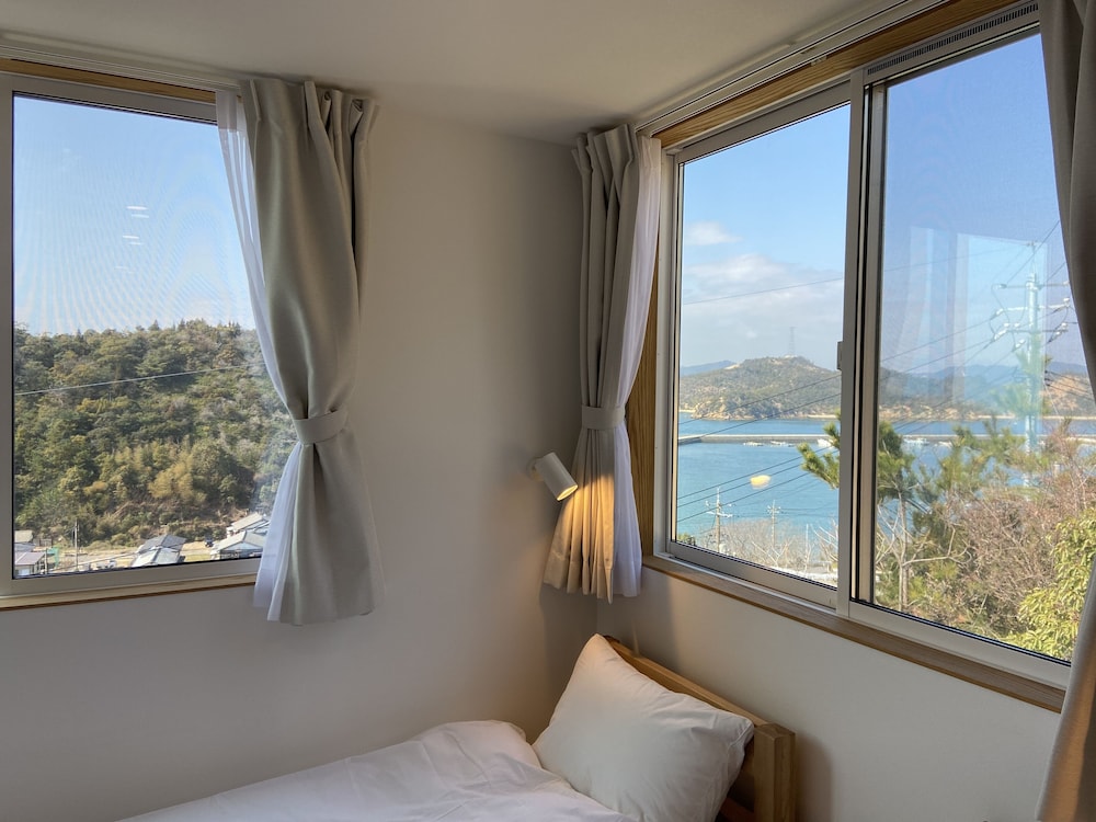 スタンダード ルーム シービュー Type A 禁煙 客室4 | マイロッジ直島 My Lodge Naoshima