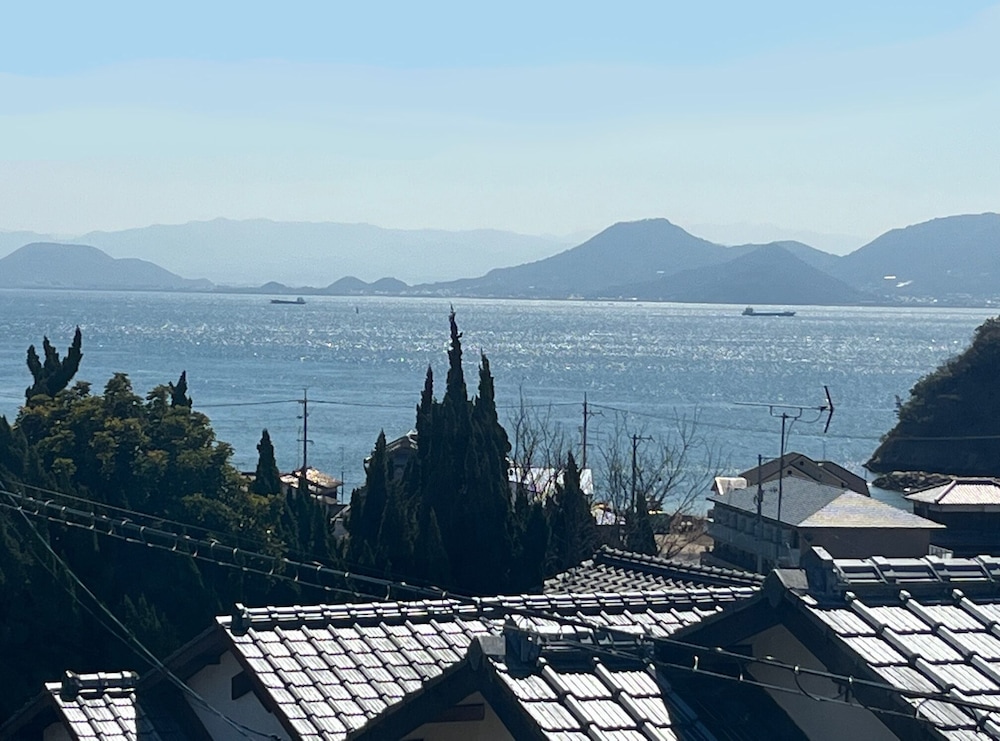 ウェグナーハウス シービュー 専用サウナ付き 禁煙 ビーチ / オーシャン ビュー0 | マイロッジ直島　My Lodge Naoshima