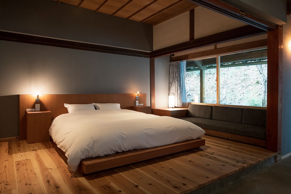 ROOM-1 いぶき | ume,