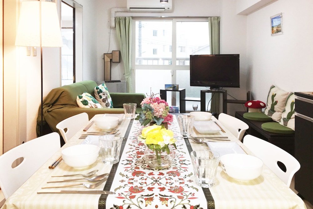 [新北海道スタイル推奨] アパートメント 客室内のダイニングエリア1 | 民泊札幌えんじゅ 中の島店 204 号室