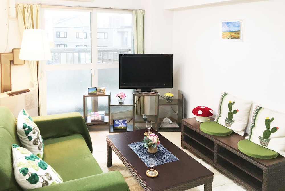 [新北海道スタイル推奨] アパートメント リビングルーム0 | 民泊札幌えんじゅ 中の島店 204 号室