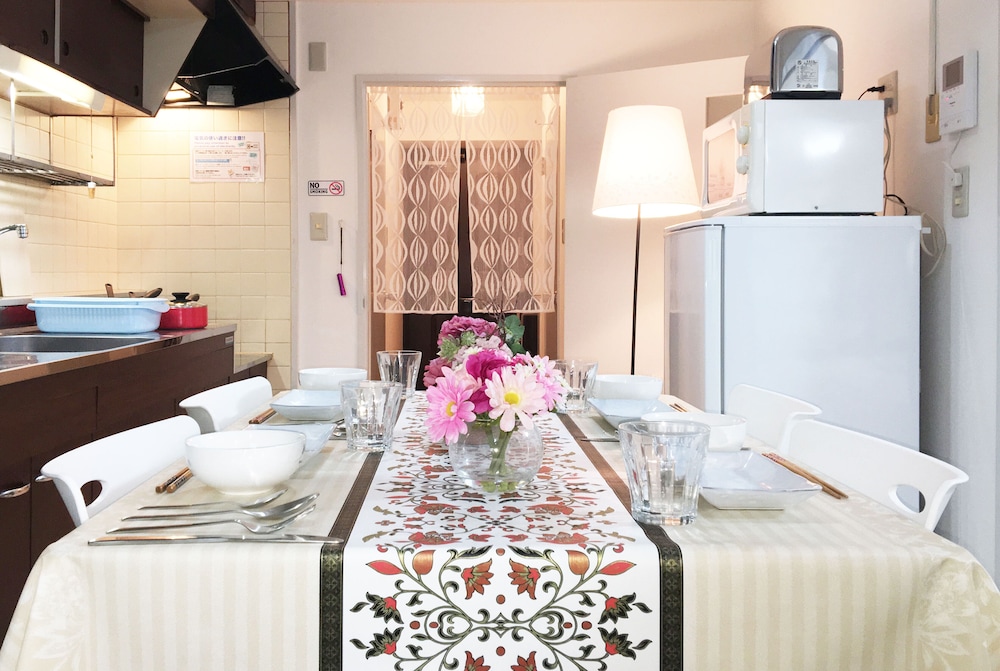 [新北海道スタイル推奨] アパートメント 客室内のダイニングエリア0 | 民泊札幌えんじゅ 中の島店 204 号室
