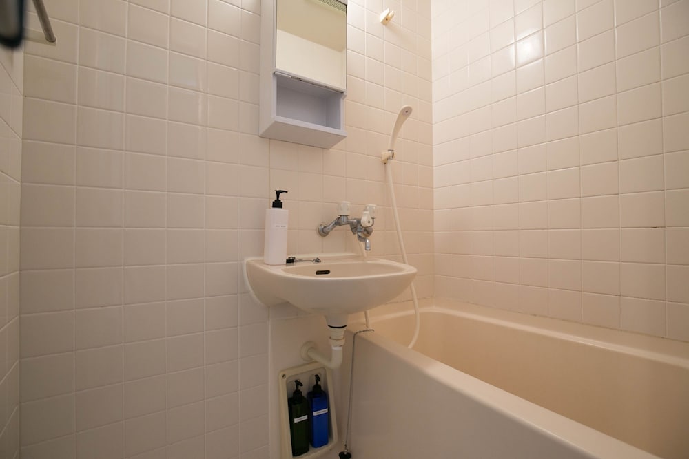 スタンダード アパートメント バスルーム1 | エスコート春吉