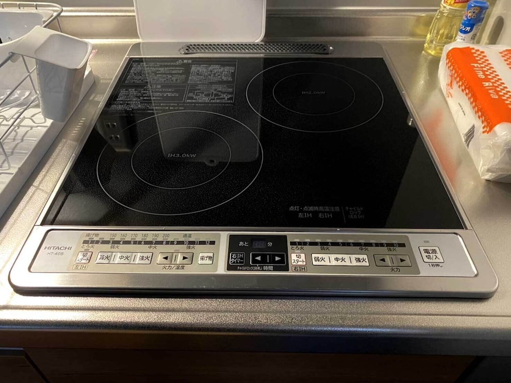 デラックス ファミリールーム (203)(ソファベッド用の寝具は部屋に常備していない為 事前にリクエストが必要) 専用キッチン3 | ホテルクラス広島 大州