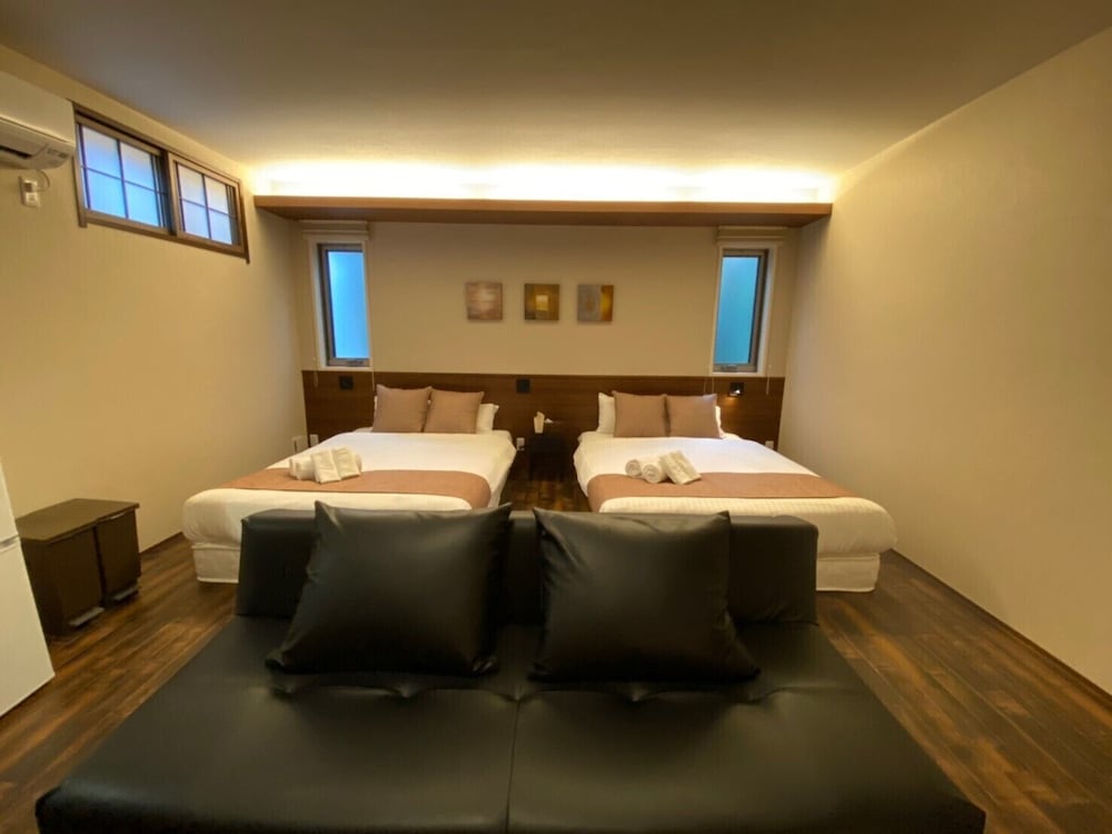 デラックス ファミリールーム (202)(ソファベッド用の寝具は部屋に常備していない為 事前にリクエストが必要) 客室3 | ホテルクラス広島 大州