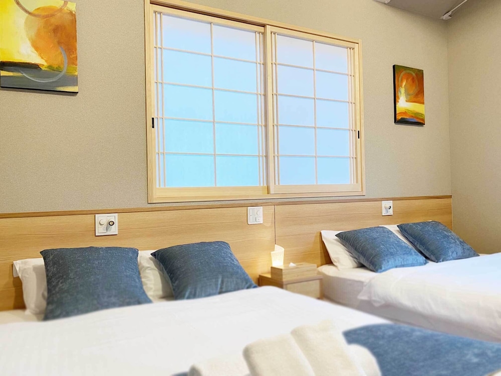 デラックス ファミリールーム (203)(ソファベッド用の寝具は部屋に常備していない為 事前にリクエストが必要) 客室1 | ホテルクラス広島 大州