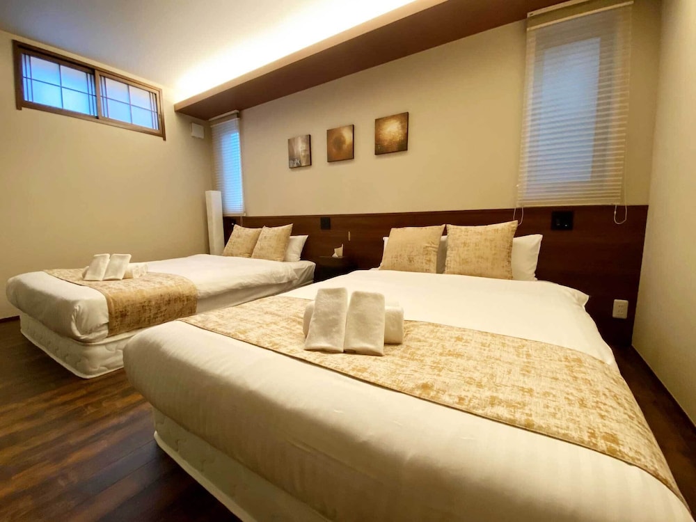 デラックス ファミリールーム (102)(ソファベッド用の寝具は部屋に常備していない為 事前にリクエストが必要) 客室2 | ホテルクラス広島 大州