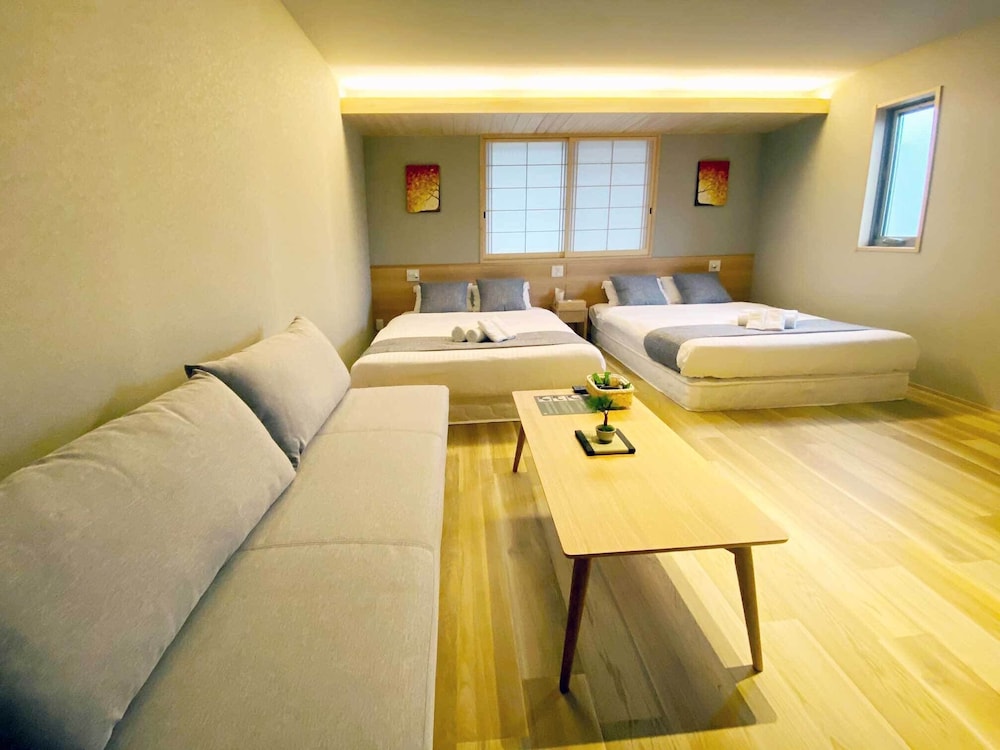 デラックス ファミリールーム (103)(ソファベッド用の寝具は部屋に常備していない為 事前にリクエストが必要) 客室2 | ホテルクラス広島 大州