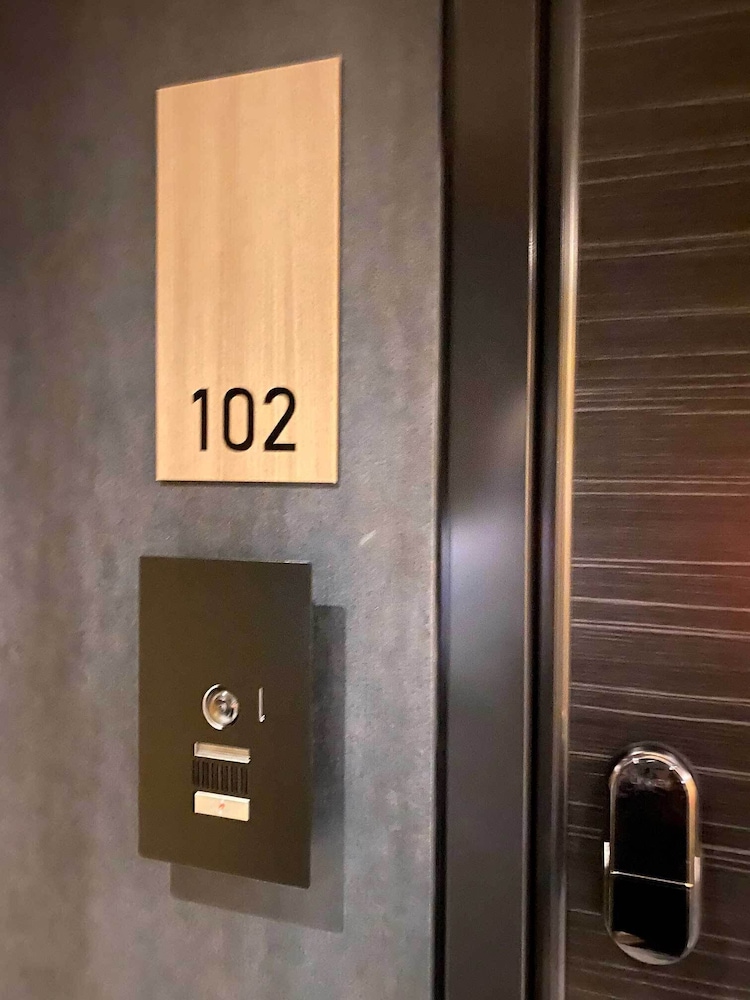 デラックス ファミリールーム (102)(ソファベッド用の寝具は部屋に常備していない為 事前にリクエストが必要) 客室4 | ホテルクラス広島 大州