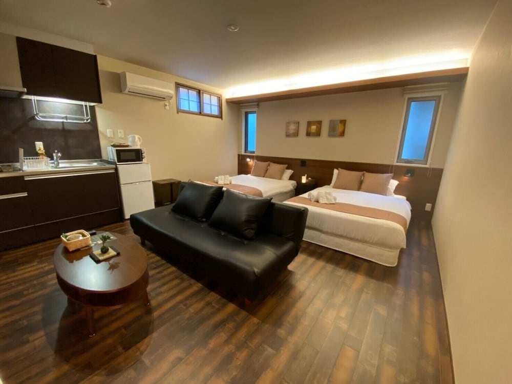 デラックス ファミリールーム (202)(ソファベッド用の寝具は部屋に常備していない為 事前にリクエストが必要) 客室4 | ホテルクラス広島 大州