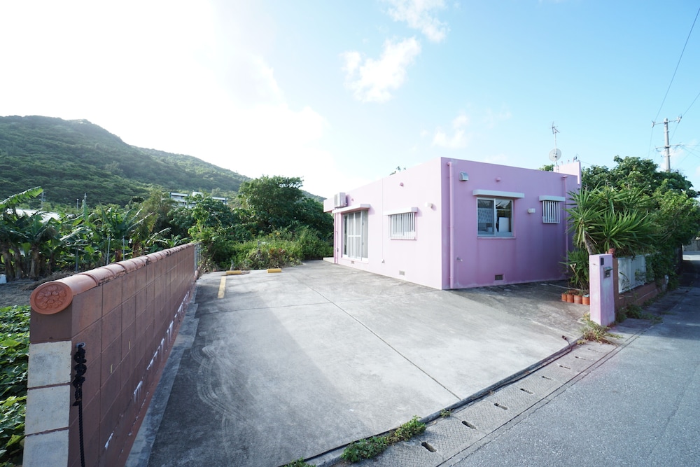 駐車場1 | Nanjyou-shi PINK Suite HOUSE 駐車場1 | Nanjyou-shi PINK Suite HOUSE