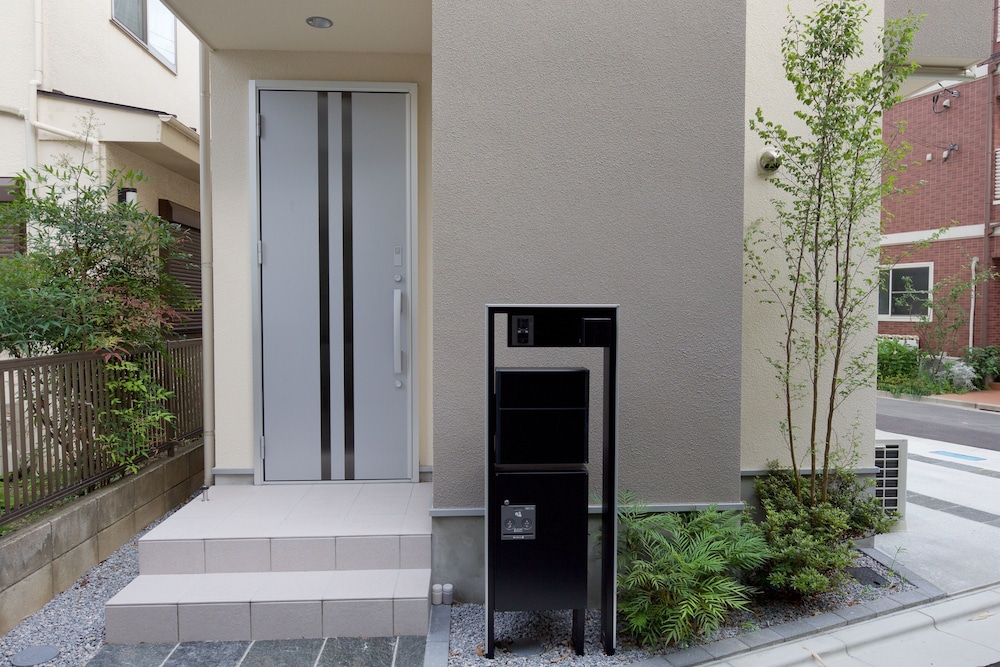 メインイメージ | Nishi-Sugamo Guest House 2min to Nishi-Sugamo Sta. 13min to Ikebukuro Sta.