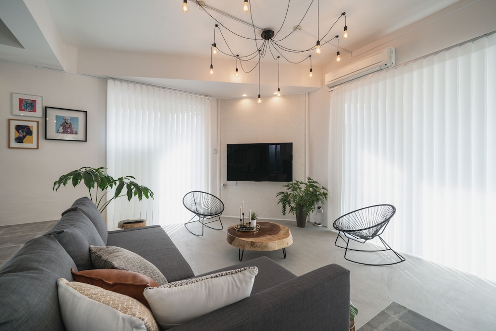 樋川 リビング エリア1 | INFINITY HOTEL -HIGAWA-