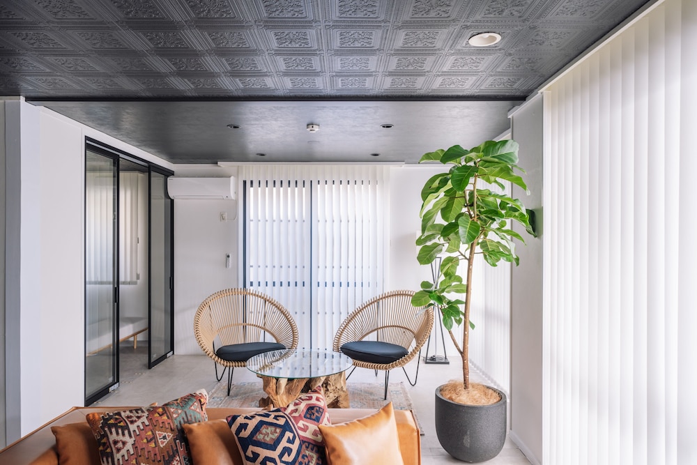 ジッチャク リビング エリア6 | INFINITY HOTEL -JICCHAKU-