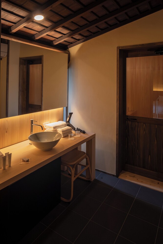 江戸期 TAKE 702号室 4ベッド・テラス付 133平米 禁煙 バスルーム0 | NIPPONIA HOTEL 大洲 城下町