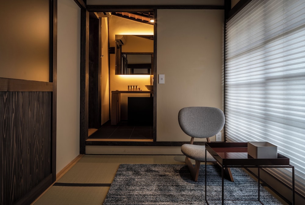 江戸期 TAKE 702号室 4ベッド・テラス付 133平米 禁煙 客室2 | NIPPONIA HOTEL 大洲 城下町