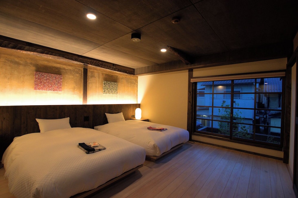 江戸期 TAKE 702号室 4ベッド・テラス付 133平米 禁煙 客室1 | NIPPONIA HOTEL 大洲 城下町