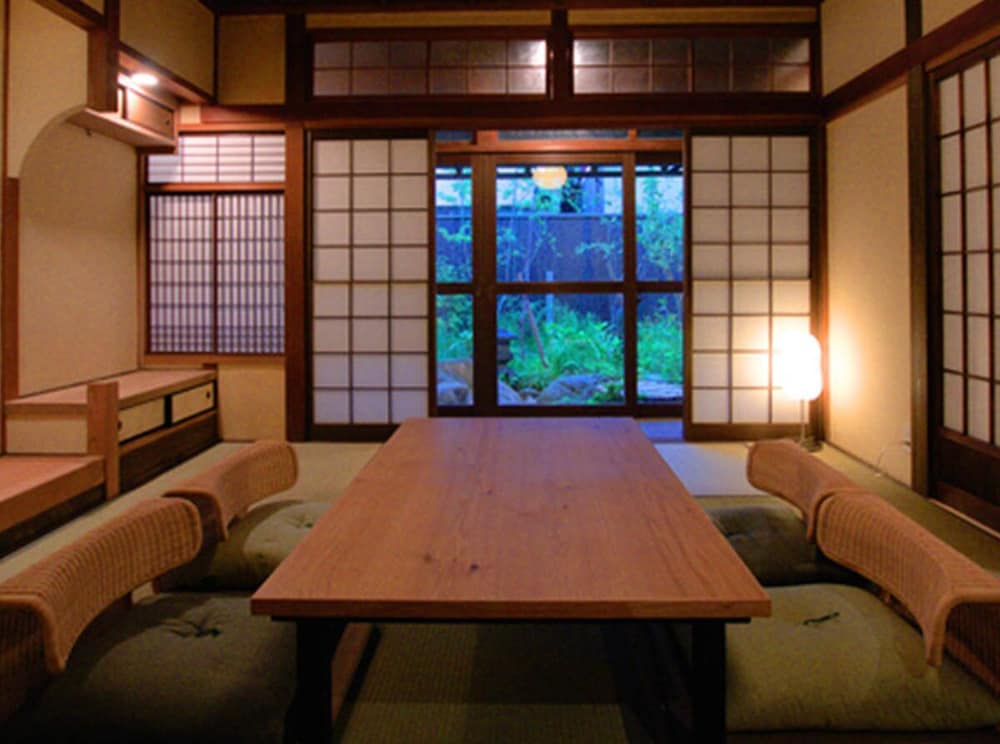 江戸期 TAKE 702号室 4ベッド・テラス付 133平米 禁煙 | NIPPONIA HOTEL 大洲 城下町