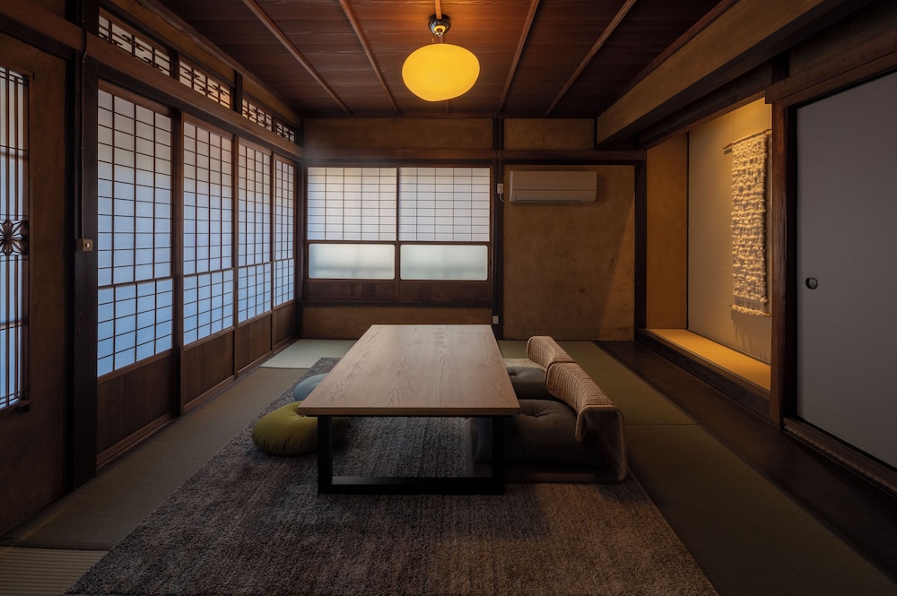 今岡製糸創設者の邸宅 YUKI 801号室 102平米 禁煙 客室2 | NIPPONIA HOTEL 大洲 城下町