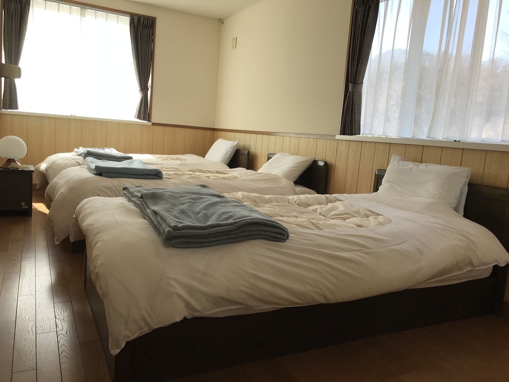 客室1 | A villa in the forest in Minamikaruizawa