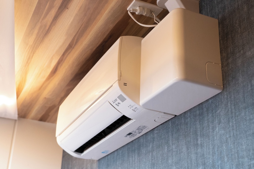 エコノミー ツインルーム 共用バスルーム 客室9 | Glamping Tokyo Asakusa