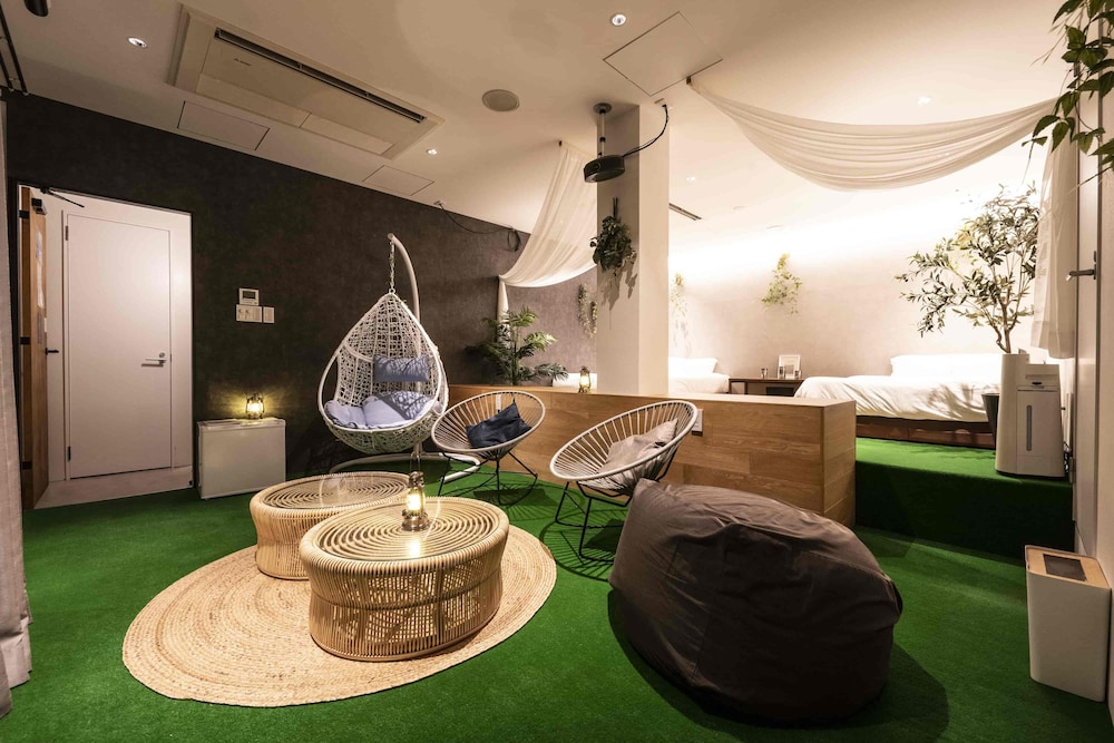 スーペリアファミリールーム 専用バスルーム付き 客室2 | Glamping Tokyo Asakusa