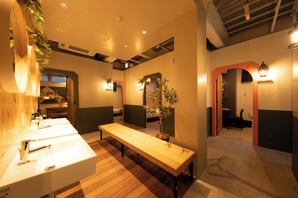 スタンダード ダブルルーム 共用バスルーム 客室7 | Glamping Tokyo Asakusa