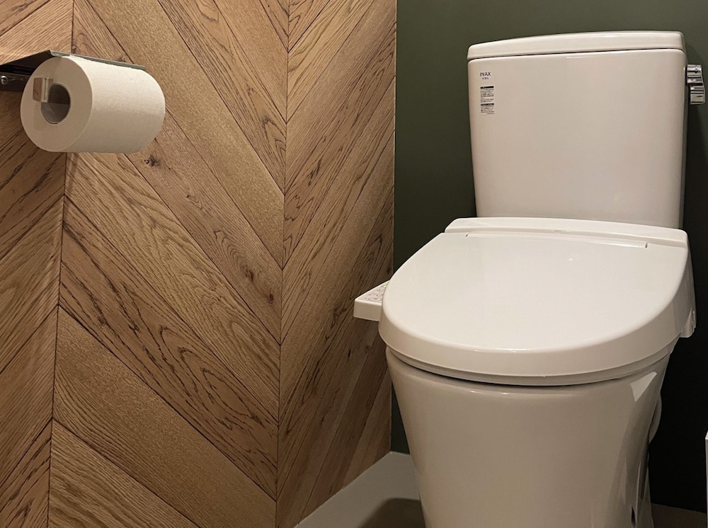 スタンダード ダブルルーム 共用バスルーム 客室10 | Glamping Tokyo Asakusa