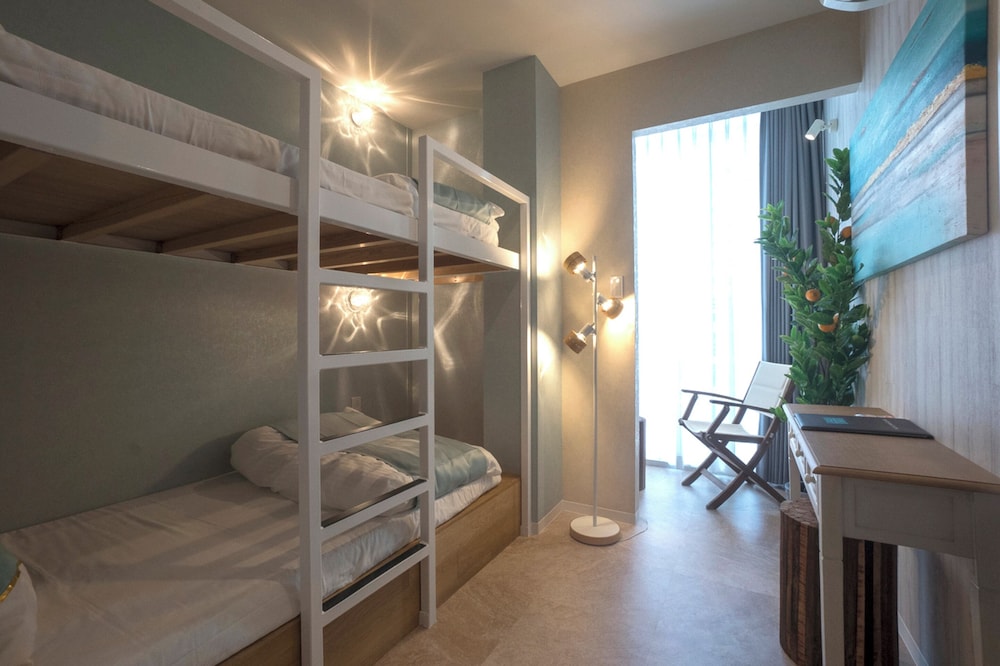 スーペリア ツインルーム 共用バスルーム 客室7 | Glamping Tokyo Asakusa