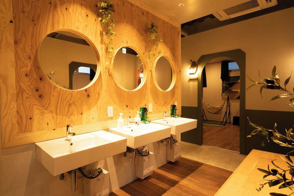 スタンダード ダブルルーム 共用バスルーム 客室6 | Glamping Tokyo Asakusa