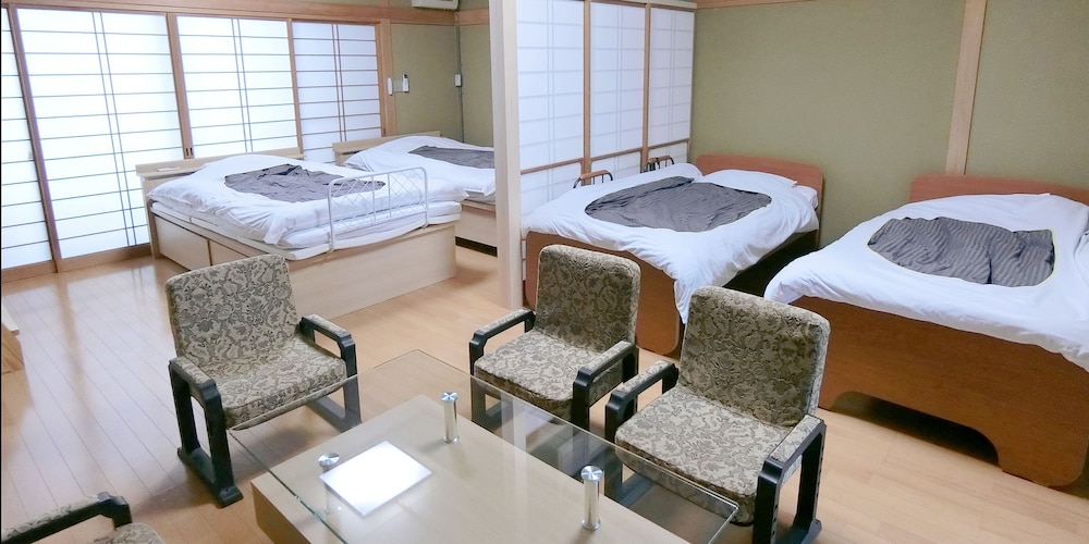 スーペリアファミリールーム (二段ベッド 170×100 センチメートル) 客室0 | しらはまの宿 明時別荘