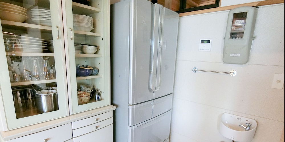 デラックス ヴィラ 1 ベッドルーム キッチン パーシャル オーシャン ビュー 専用キッチン0 | しらはまの宿 明時別荘