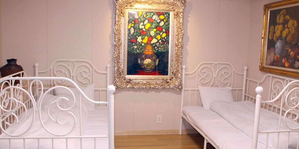 デラックス ヴィラ 1 ベッドルーム キッチン パーシャル オーシャン ビュー 客室13 | しらはまの宿 明時別荘