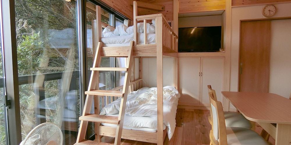 デラックス ヴィラ 1 ベッドルーム キッチン パーシャル オーシャン ビュー 客室6 | しらはまの宿 明時別荘