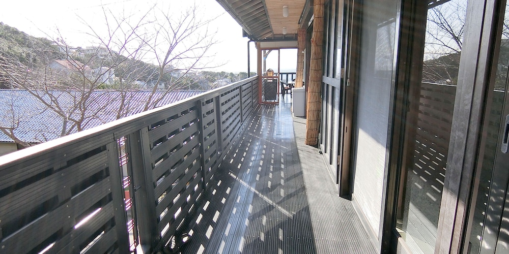 スーペリアファミリールーム (二段ベッド 170×100 センチメートル) テラス / パティオ1 | しらはまの宿 明時別荘