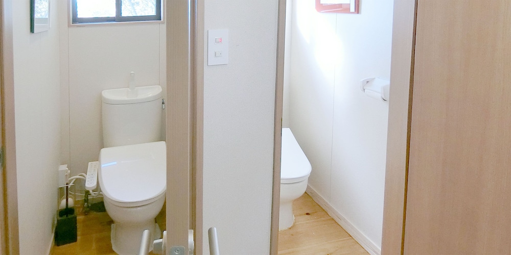 デラックス ヴィラ 1 ベッドルーム キッチン パーシャル オーシャン ビュー バスルームの設備0 | しらはまの宿 明時別荘