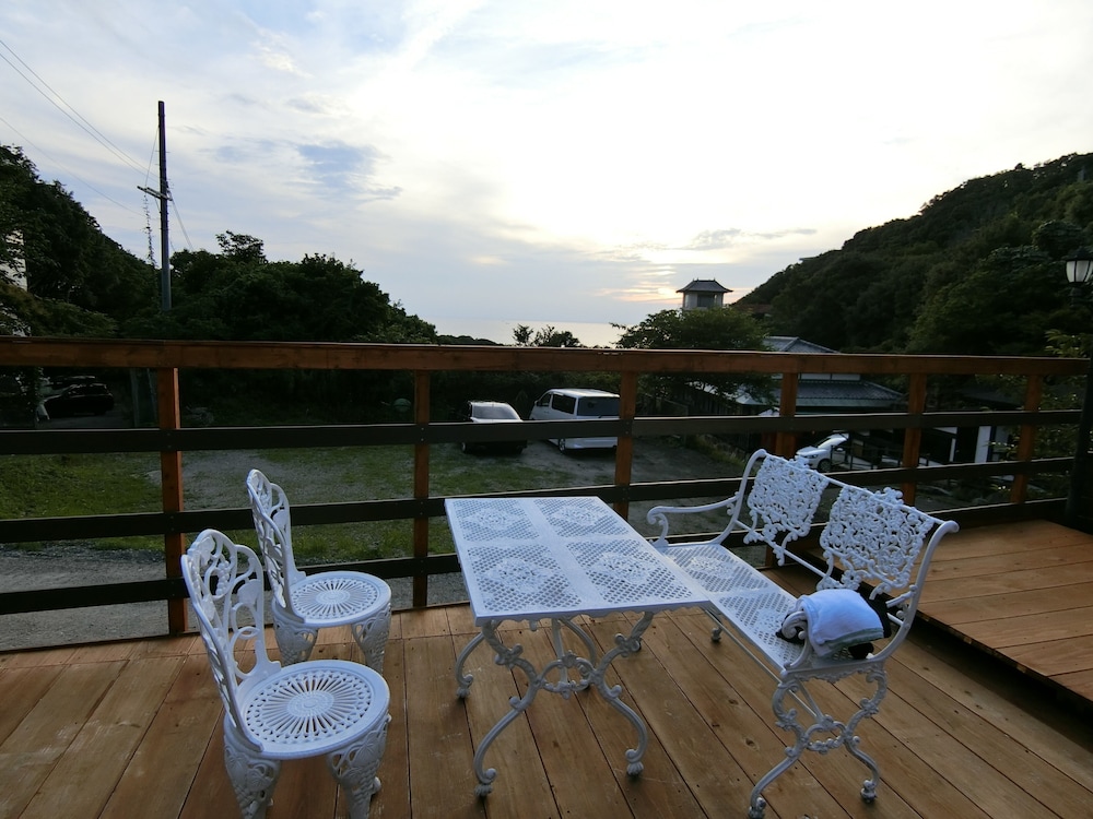 スーペリアファミリールーム (二段ベッド 170×100 センチメートル) テラス / パティオ2 | しらはまの宿 明時別荘