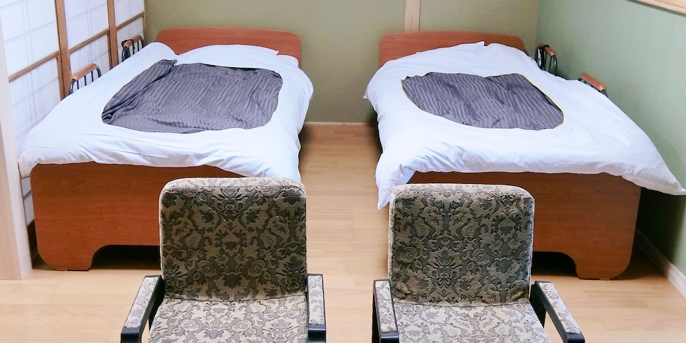 スーペリアファミリールーム (二段ベッド 170×100 センチメートル) 客室3 | しらはまの宿 明時別荘