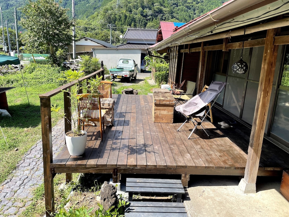 和室8畳 テラス / パティオ0 | ゆる宿 Voketto