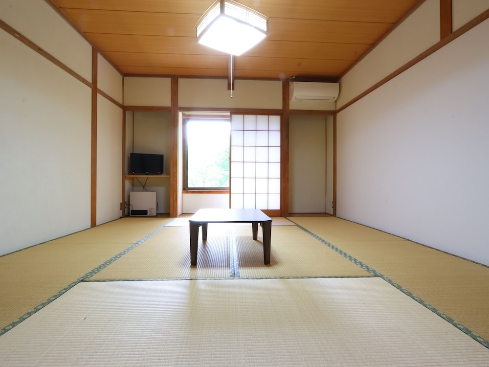 和室4人部屋 客室1 | 金剛寺 宿坊 成穂院