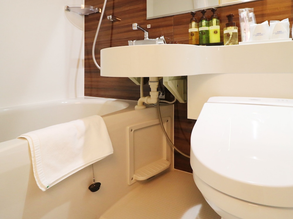 デラックス トリプルルーム 禁煙 バスルーム1 | 小田原ターミナルホテル