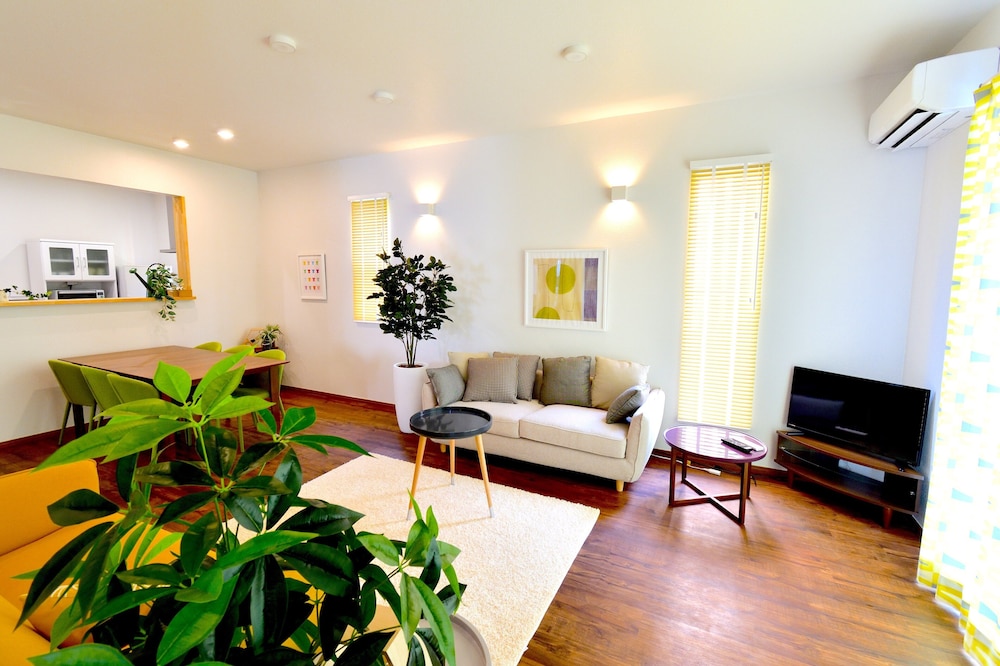 内装1 | Annex B Onna