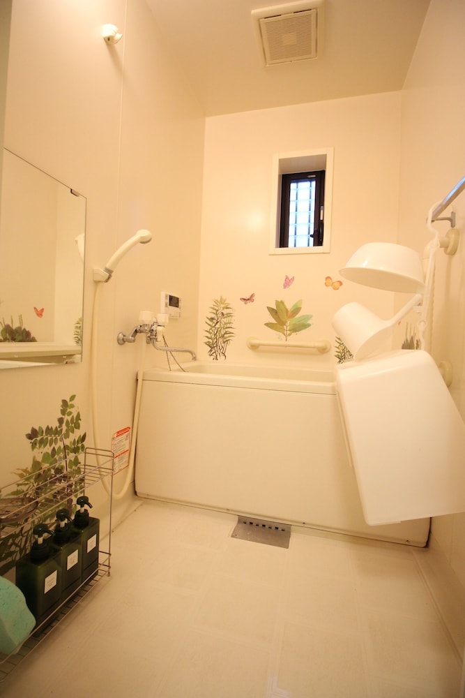 一棟貸し バスルーム1 | TRAD GUEST HOUSE KYOTO