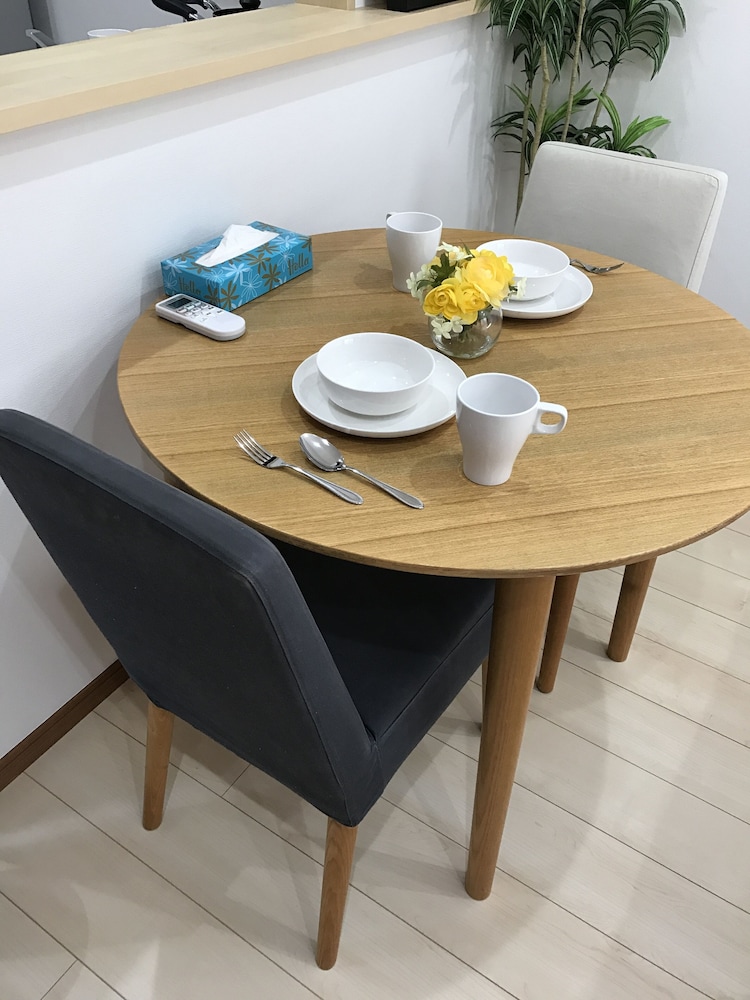 アパートメント 客室内のダイニングエリア0 | 金澤八旅 茜