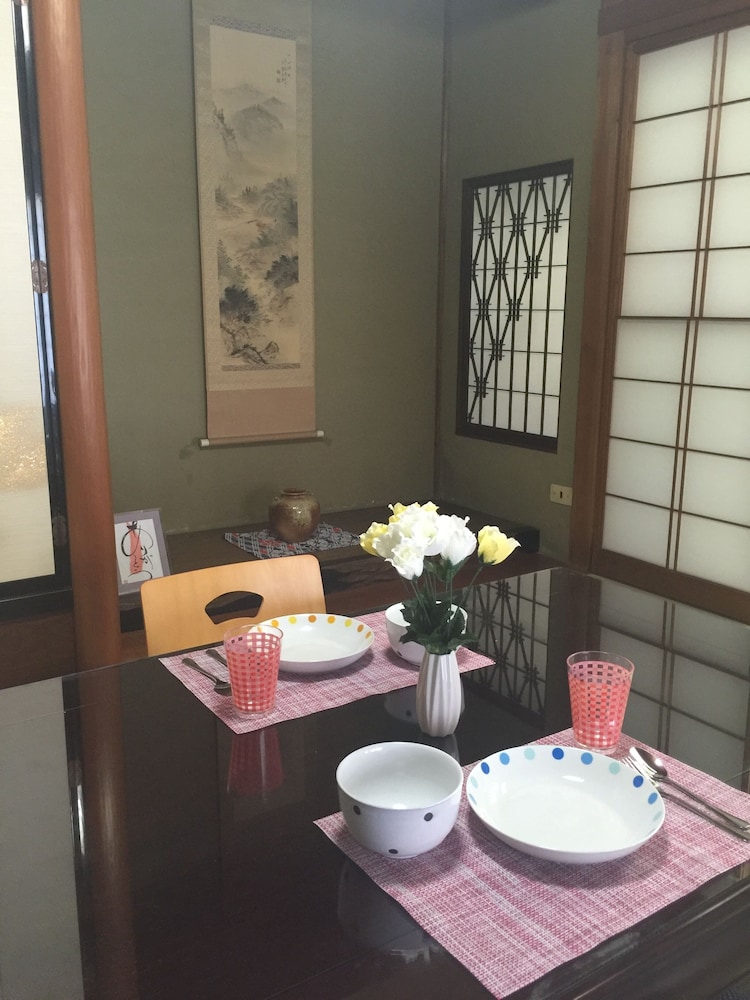 ハウス (Private Vacation Home) 客室内のダイニングエリア0 | 金澤八旅　橋場　