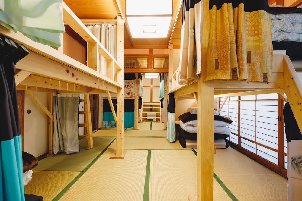 エコノミー 4 人部屋 禁煙 客室2 | Couch Potato Hostel